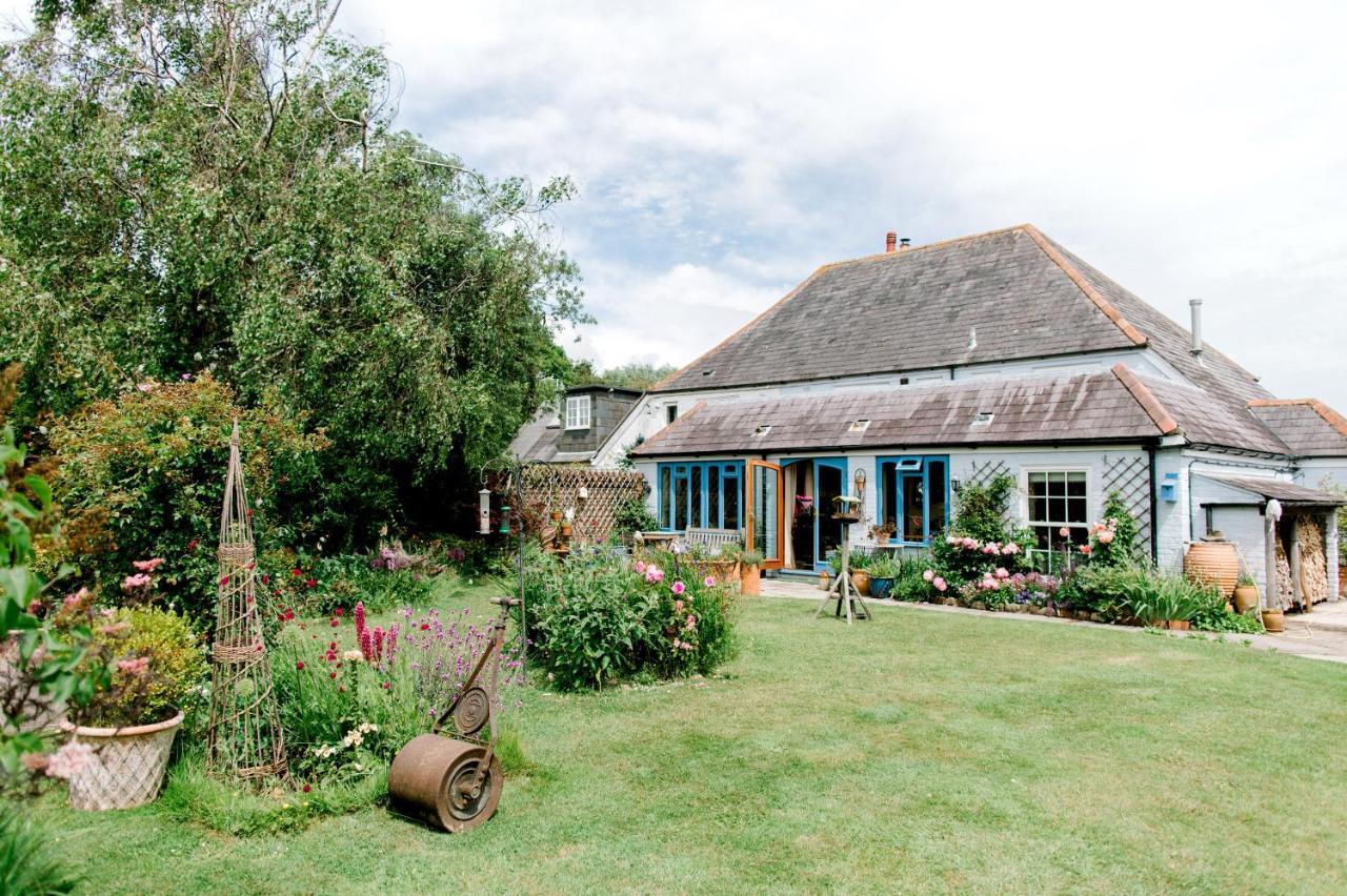 Cosy Cottage Ground Floor Bedroom Ensuite With Private Entrance Chichester Exterior photo